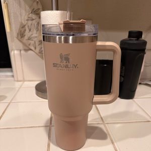 Stanley 40 oz Quencher in Driftwood